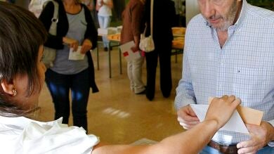 Rubalcaba ha votado en un colegio de Majadahonda