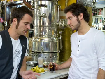 Alex y Carles tomando algo Alex y Carles tomando algo