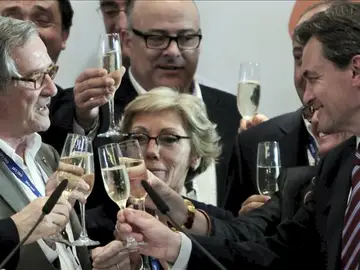 CiU marca un hito al ganar Barcelona y Girona y el PSC sólo resiste en Lleida CiU marca un hito al ganar Barcelona y Girona y el PSC sólo resiste en Lleida