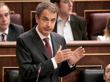 Zapatero mantiene su apuesta por las primarias