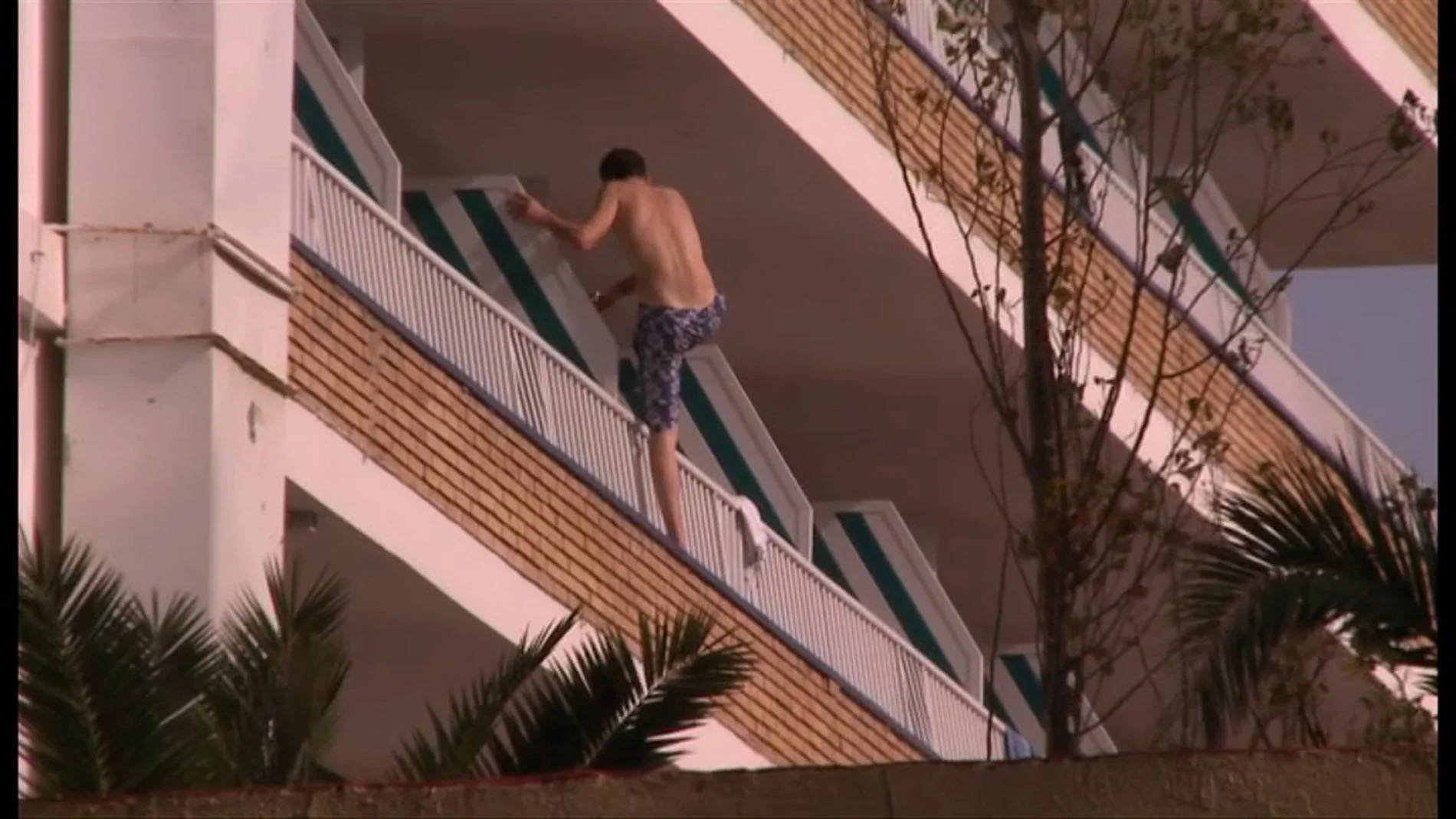 Balconing Balconing