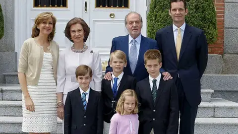 La Familia Real asiste en Zarzuela a la Comunión de Urdangarin La Familia Real asiste en Zarzuela a la Comunión de Urdangarin