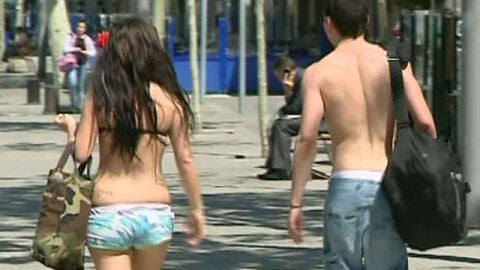Multas en Barcelona por pasear en ba&ntilde;ador