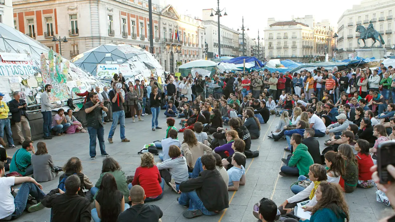 Asamblea en la acampada de la Puerta del Sol