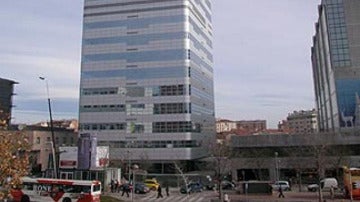 Desalojado el edificio más alto de Sabadell, la Torre Millenium.