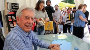 Mario Vargas Llosa en la Feria del Libro 