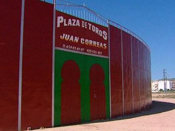 Un bebé muere al caer desde la grada en una plaza de toros de Jumilla