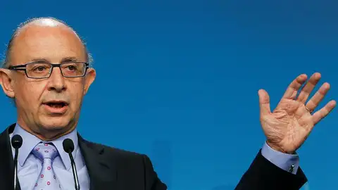 Montoro: "esta ley no es la que necesita España" Montoro: "esta ley no es la que necesita España"