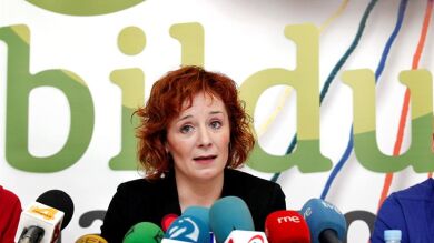 Bildu se hará con la alcaldía en casi un centenar de municipios