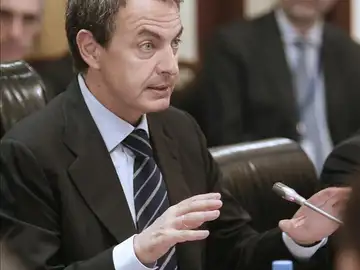 Zapatero confía en la economía española Zapatero confía en la economía española