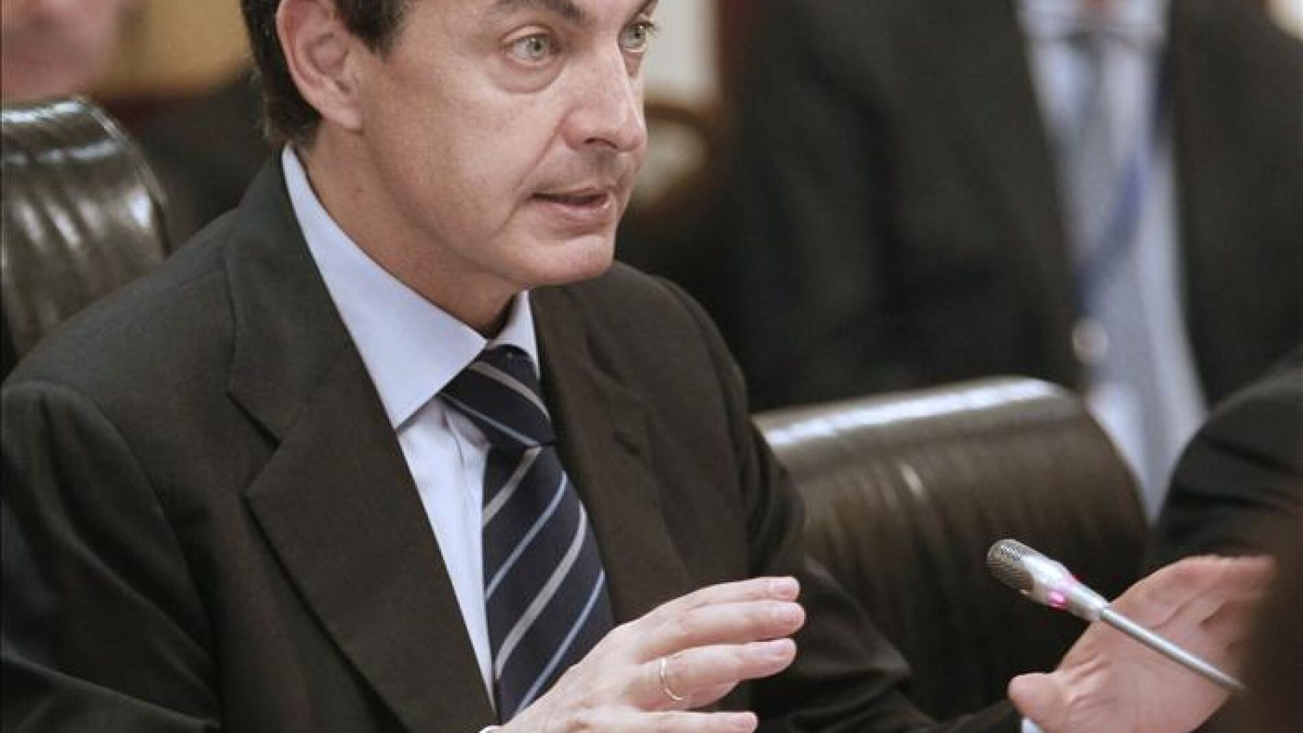 Zapatero conf&iacute;a en la econom&iacute;a espa&ntilde;ola