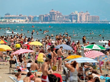 La playa de La Malvarrosa en Valencia