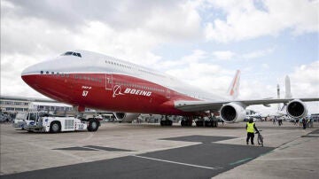  El nuevo modelo del Boeing 747 expuesto en Le Bourget, a las afueras de París (Francia).