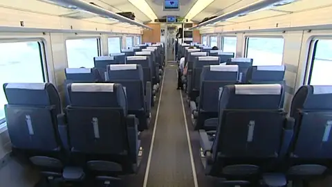 Una mendiga olvida a su bebé de 10 meses en el tren Una mendiga olvida a su bebé de 10 meses en el tren