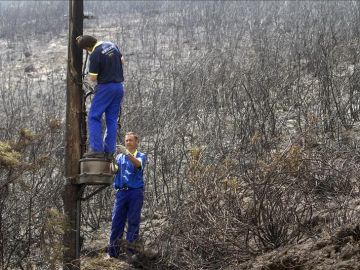 Controlado el incendio de Ribeira de Piquín