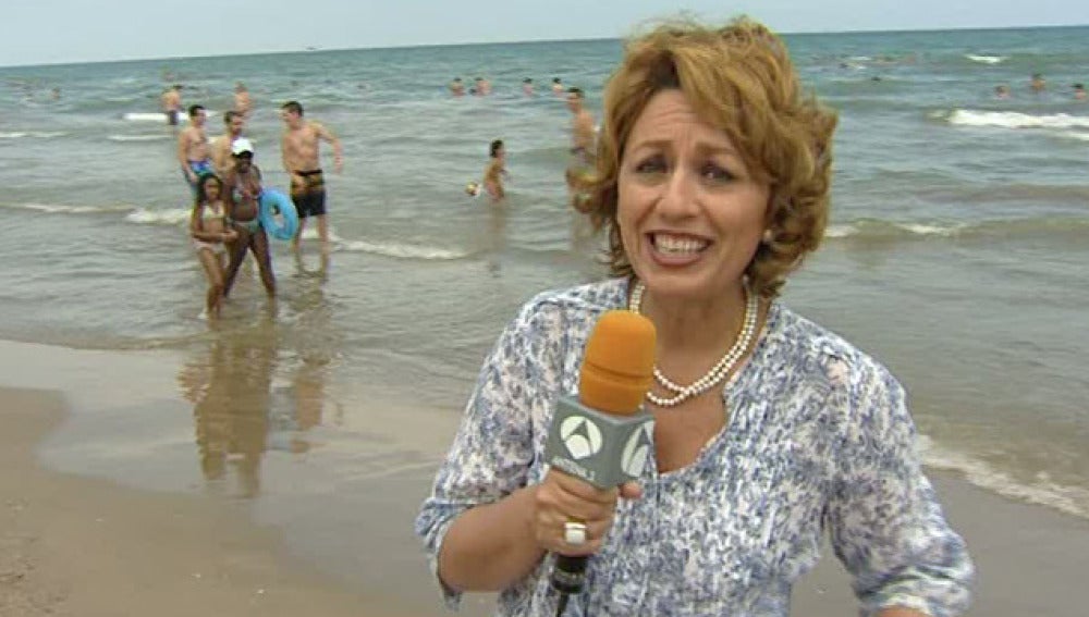 Lleno absoluto en la playa de la Malvarrosa 