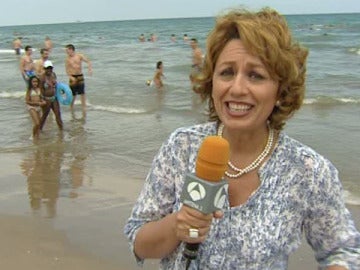 Lleno absoluto en la playa de la Malvarrosa 