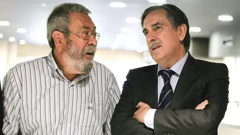 Cándido Méndez charla con el ministro de Trabajo, Valeriano Gómez Cándido Méndez charla con el ministro de Trabajo, Valeriano Gómez