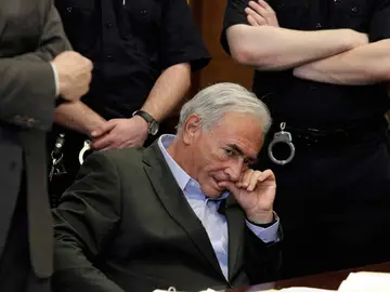 Strauss-Kahn Strauss-Kahn