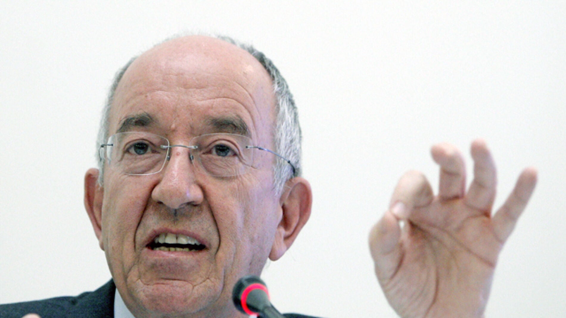 El gobernador del Banco de Espa&ntilde;a