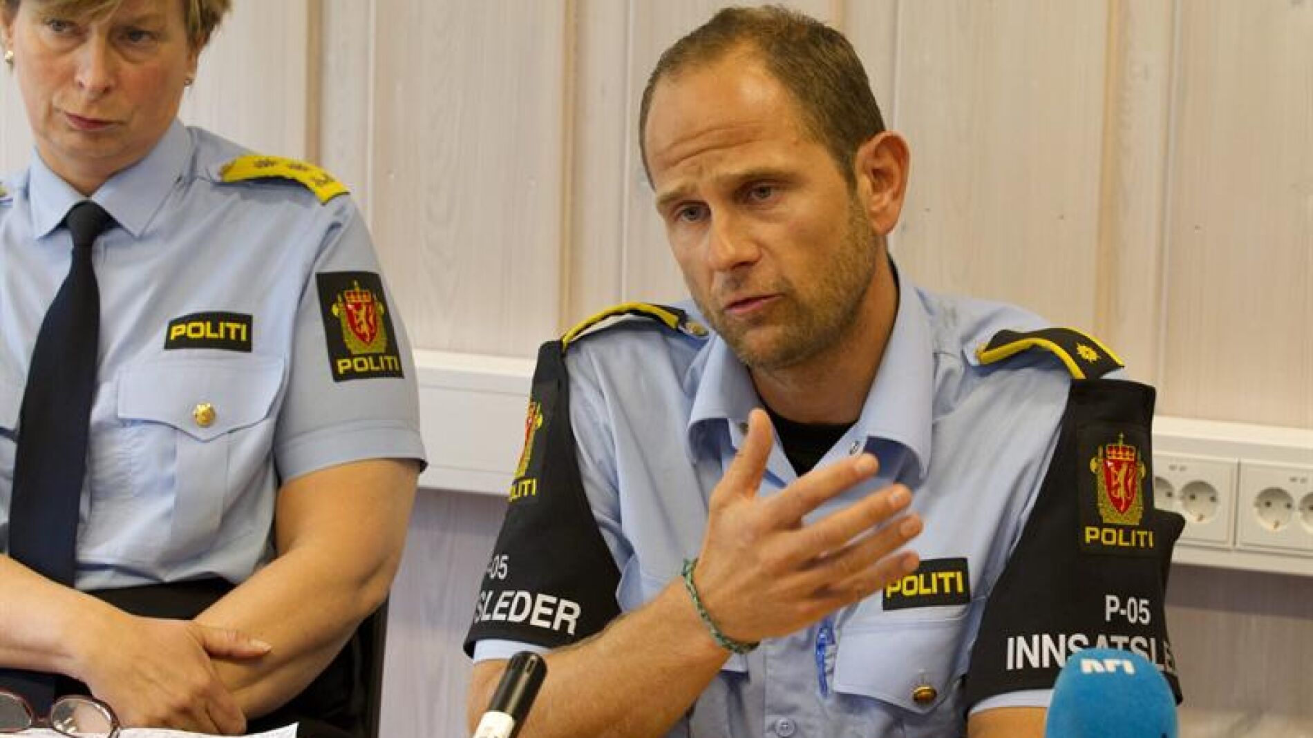 Breivik se entreg&oacute; con las manos en alto y sin armas