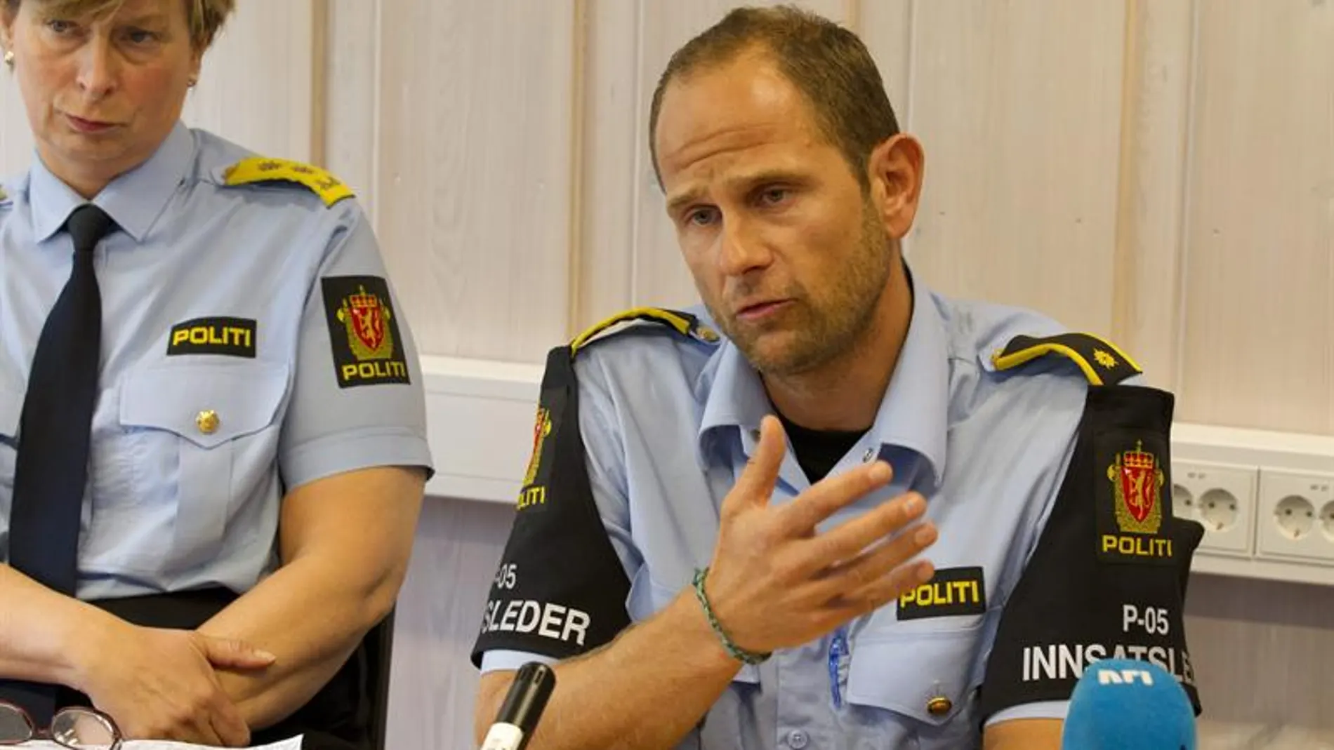 Breivik se entregó con las manos en alto y sin armas Breivik se entregó con las manos en alto y sin armas
