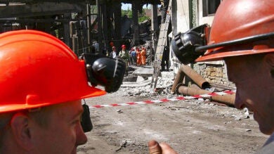 Mueren al menos 17 mineros en la explosión de dos minas ucranianas