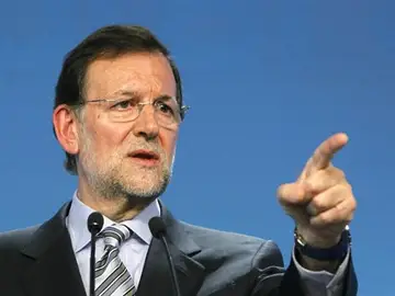 El PP exige a Zapatero que expliquela "grave situación financiera" de España El PP exige a Zapatero que expliquela "grave situación financiera" de España