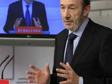 Rubalcaba comparece tras el adelanto electoral Rubalcaba comparece tras el adelanto electoral
