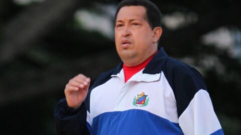 Hugo Ch&aacute;vez practicando ejercicio