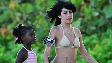 Amy Winehouse durante uno de sus viajes a Santa Lucía