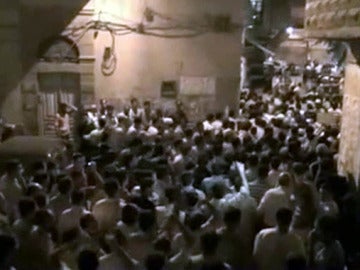 Bombardeo en Hama por tercera noche consecutiva Bombardeo en Hama por tercera noche consecutiva
