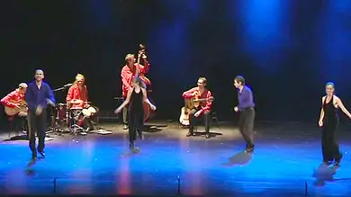 Fusión de claqué y flamenco: músicos y bailarines al mismo tiempo Fusión de claqué y flamenco: músicos y bailarines al mismo tiempo