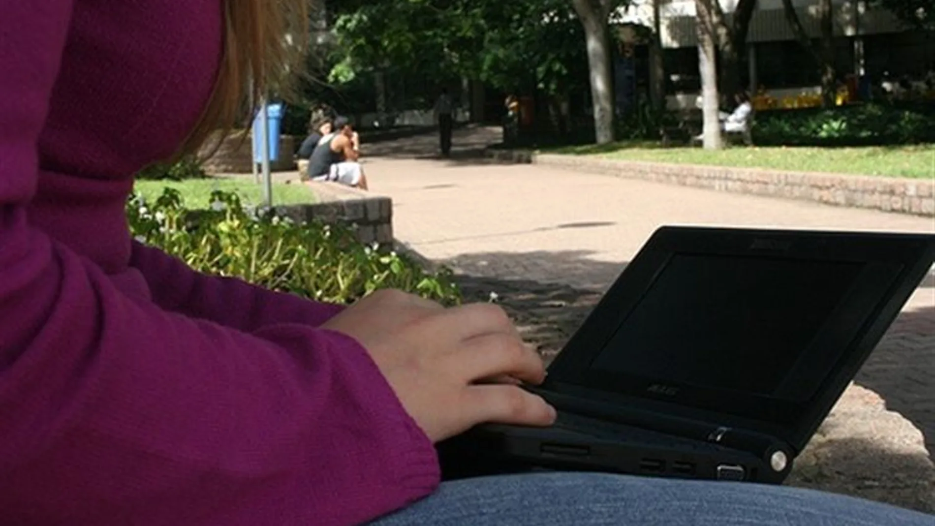 Portátil con Wi-Fi Portátil con Wi-Fi