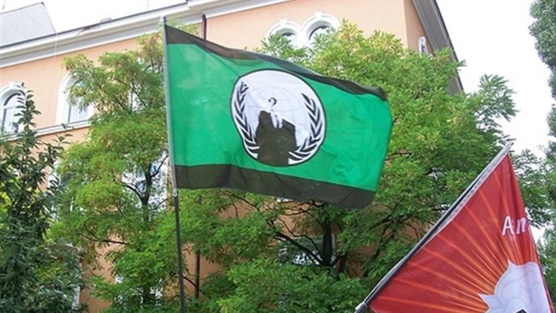 Anonymous se divide ante el anuncio del ataque a Facebook Anonymous se divide ante el anuncio del ataque a Facebook