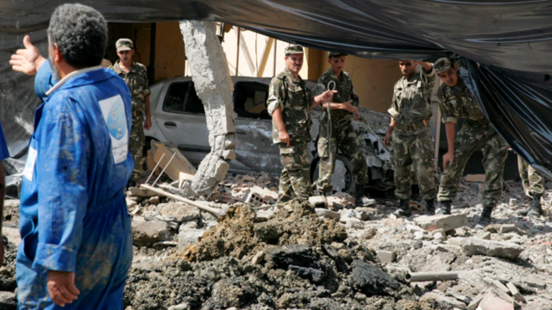 Al menos 30 heridos tras un atentado suicidia en Argelia Al menos 30 heridos tras un atentado suicidia en Argelia