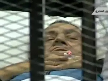 Hosni Mubarak, ante el juez Hosni Mubarak, ante el juez