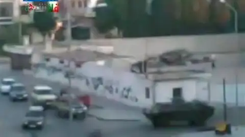 Una decena de tanques del Ejército sirio regresan a Homs Una decena de tanques del Ejército sirio regresan a Homs