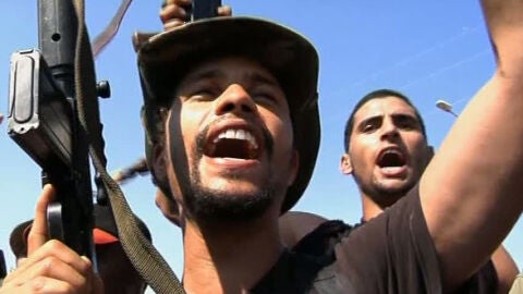 Aumenta la presi&oacute;n a Gadafi