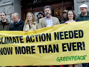 Juan López de Uralde, ex-director de Greenpeace, condenado a 14 días de cárcel Juan López de Uralde, ex-director de Greenpeace, condenado a 14 días de cárcel