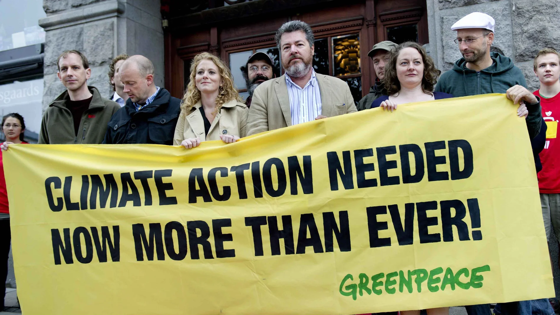 Juan López de Uralde, ex-director de Greenpeace, condenado a 14 días de cárcel Juan López de Uralde, ex-director de Greenpeace, condenado a 14 días de cárcel