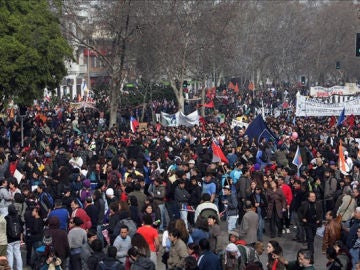 Muere un adolescente en los disturbios por la huelga en Chile