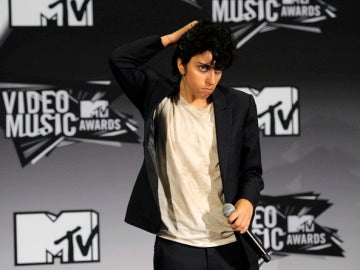 Lady Gaga caracterizada como un hombre en los premios de la MTV.
