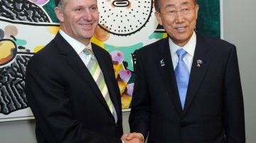 Ban Ki-Moon junto al primer ministro neozelandés, John Key