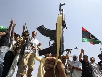 Rebeldes libios cerca del último escondite de Gadafi Rebeldes libios cerca del último escondite de Gadafi