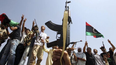 Rebeldes libios cerca del &uacute;ltimo escondite de Gadafi