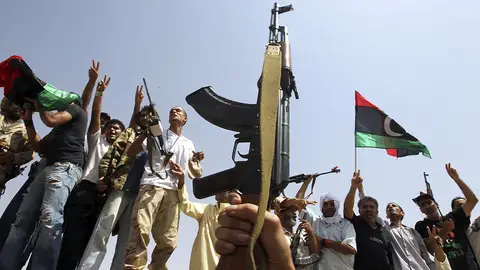 Rebeldes libios cerca del último escondite de Gadafi Rebeldes libios cerca del último escondite de Gadafi