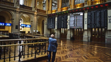 El Ibex 35 rebota un 2,39% y cierra por encima de los 10.100 enteros
