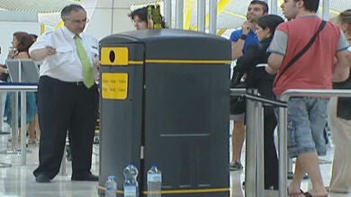 Una periodista belga consigue atravesar los controles de seguridad de un aeropuerto con explosivos y un cuchillo