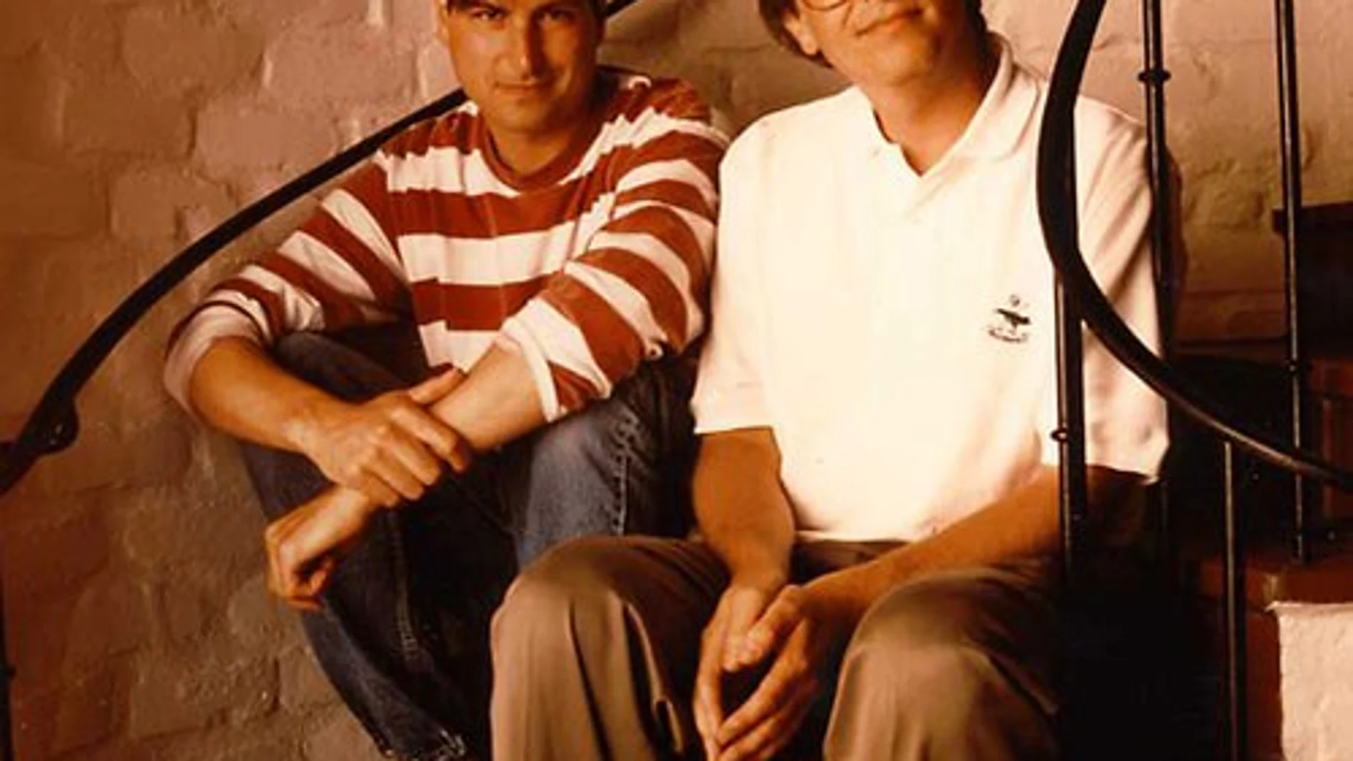 Steve Jobs y Bill Gates, entre la amistad y la rivalidad. Steve Jobs y Bill Gates, entre la amistad y la rivalidad.